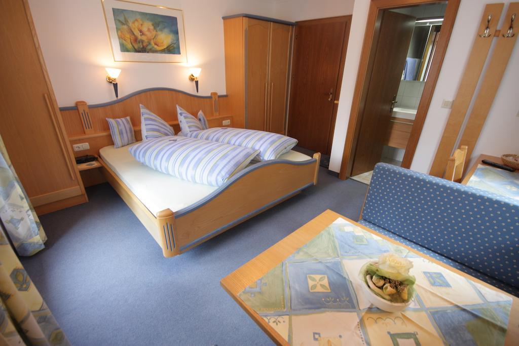 Gaestehaus Waldruh Mayrhofen Værelse billede
